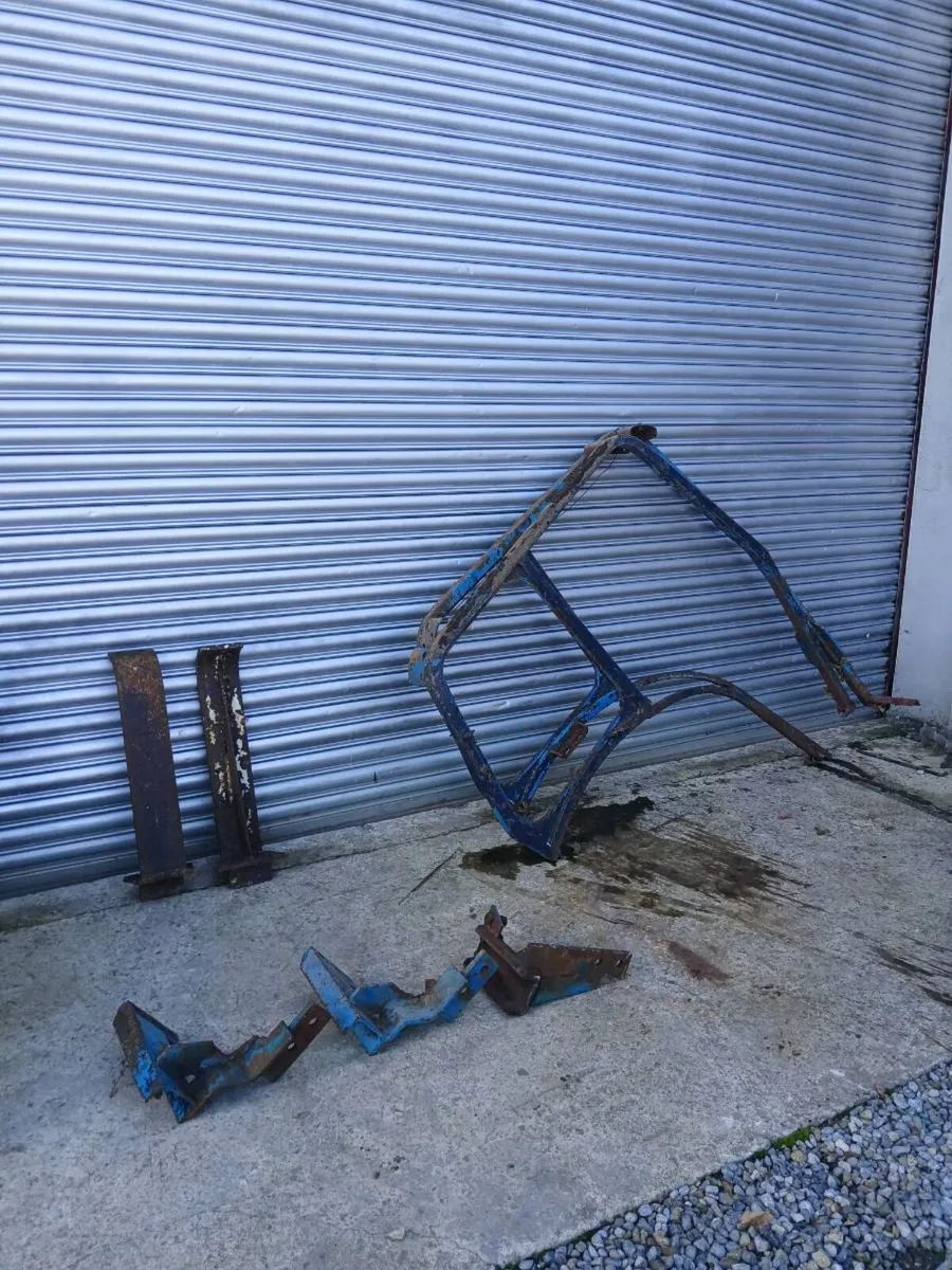 Ford 3000 cab - Image 1