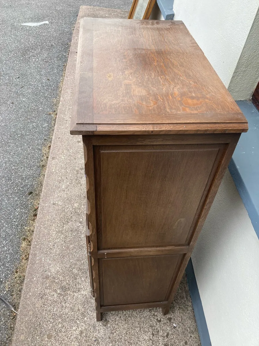 Antique cabinet - Image 2