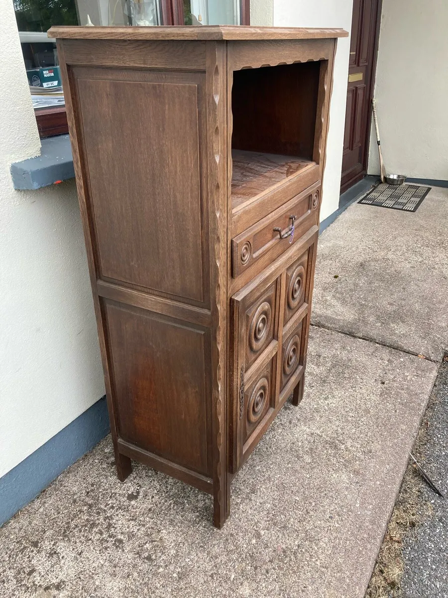 Antique cabinet - Image 1