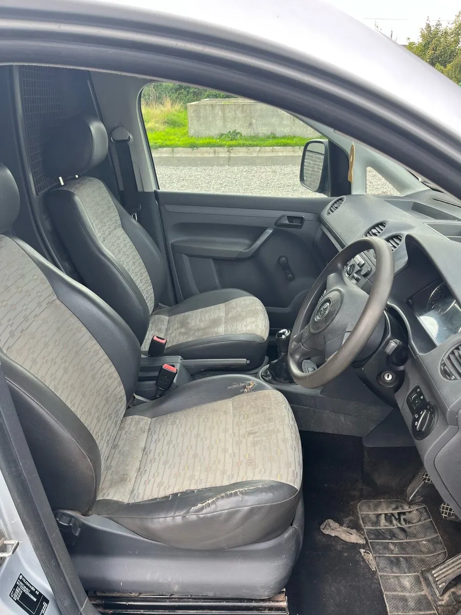 Volkswagen caddy - Image 4