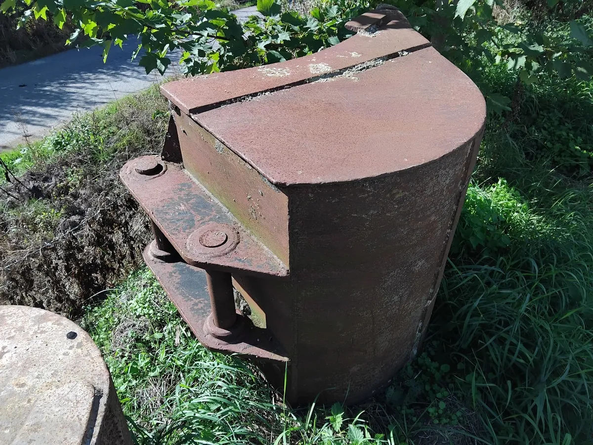 Hitachi 120 buckets - Image 3