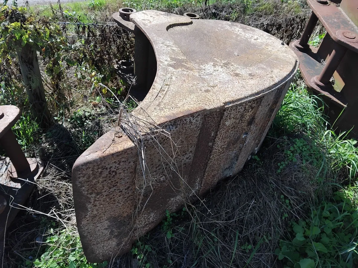 Hitachi 120 buckets - Image 4