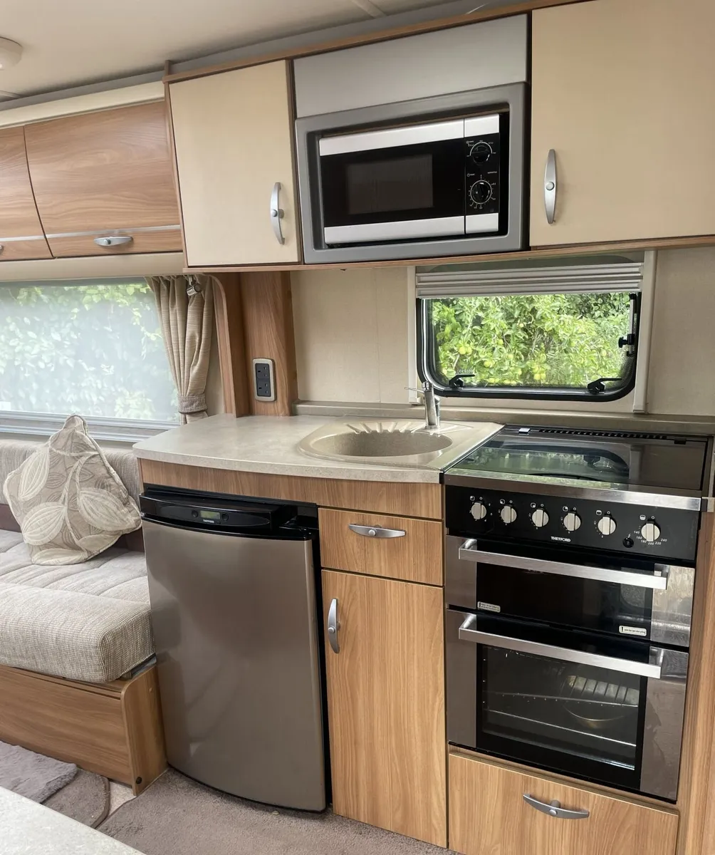 Touring Caravan - Image 3