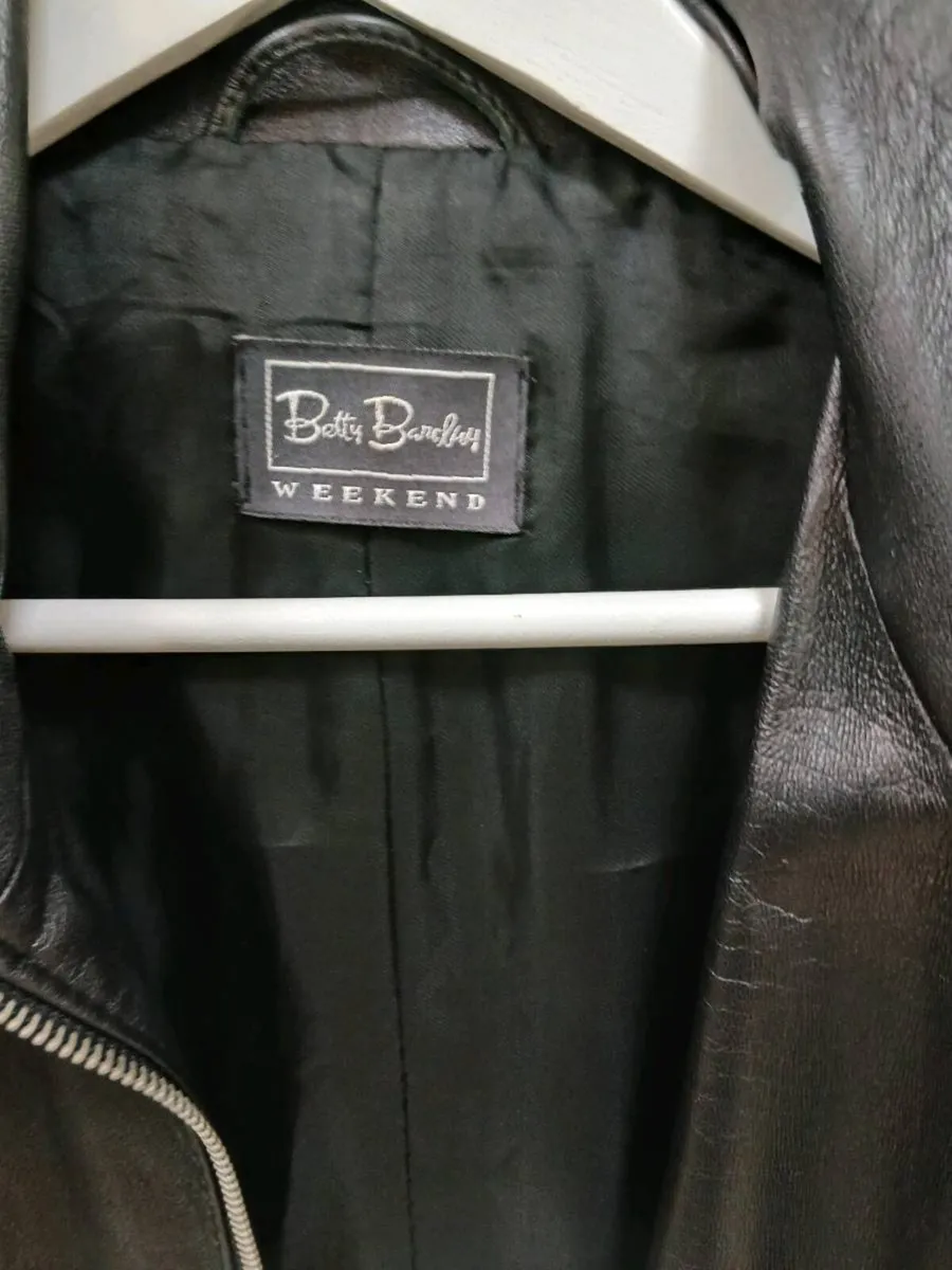 BETTY BARCLAY LADIES LEATHER JACKET LIKE NEW - Image 4