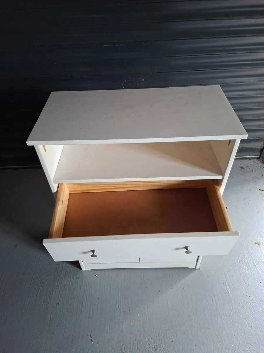 Bathroom  press - Image 1
