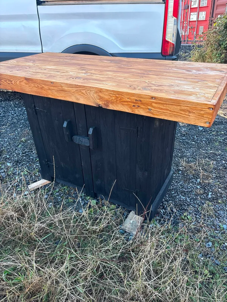 Rustic kitchen islands - Image 3