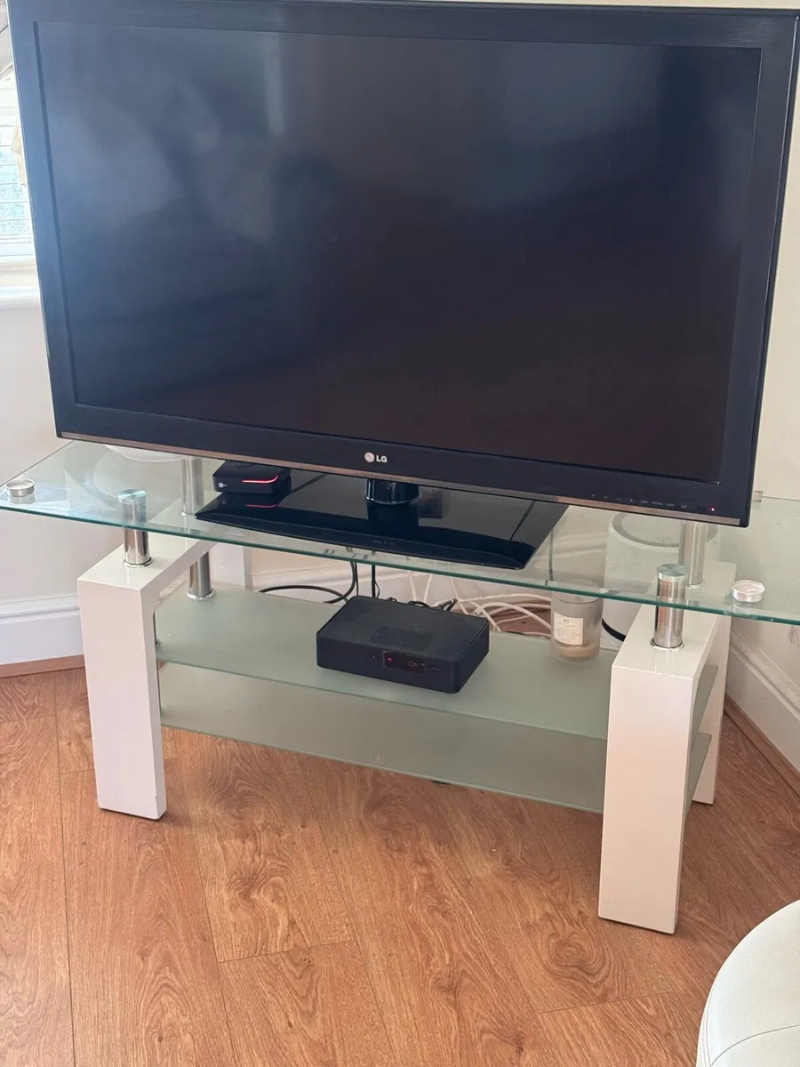 Tv stand