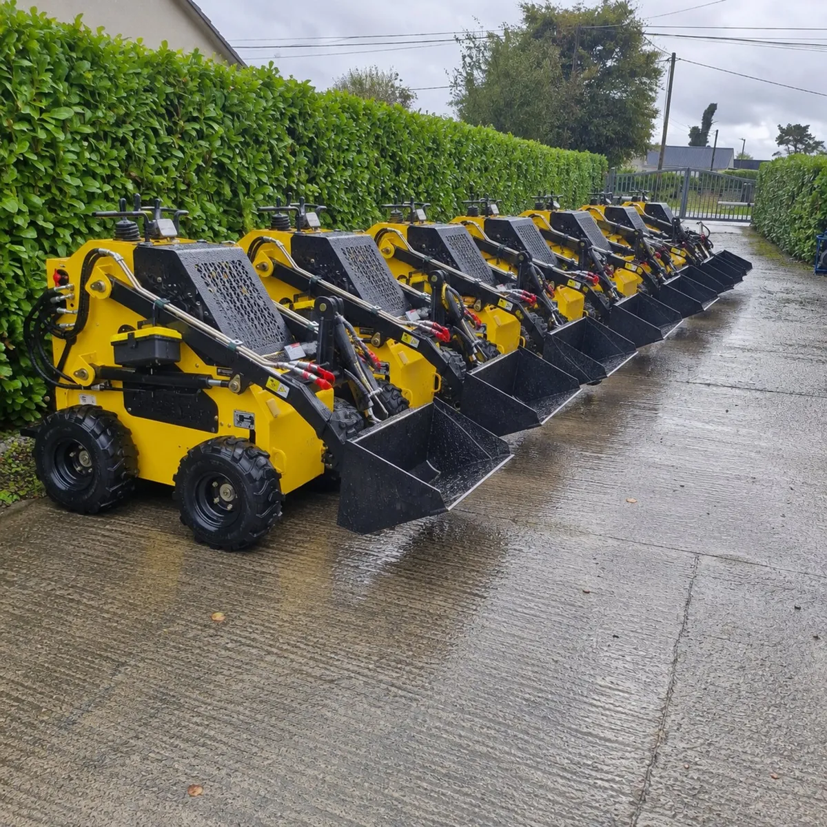 Delano S360 skid steer loader: - Image 1