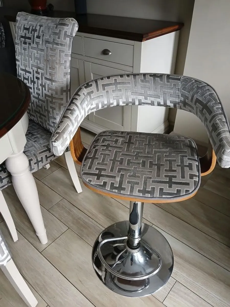 Grey armchair - Image 2