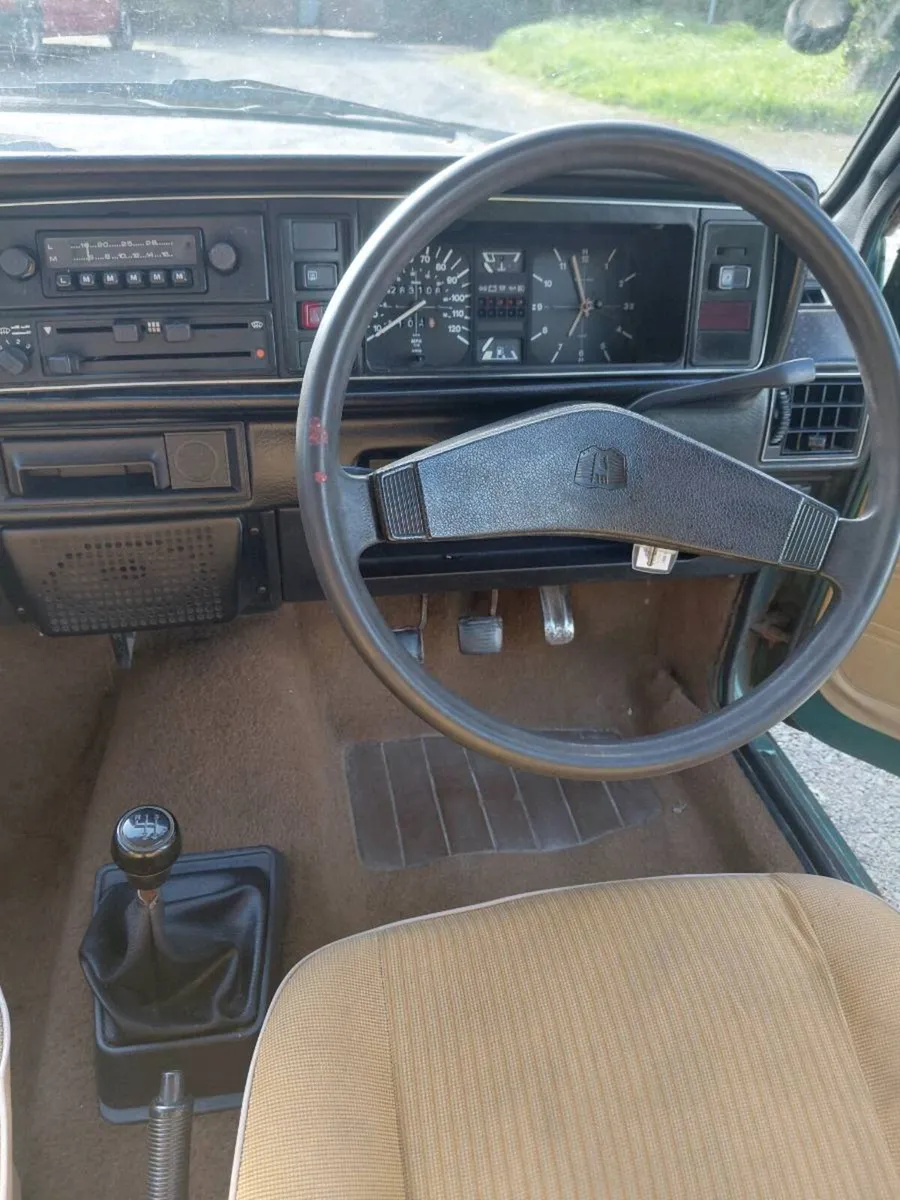 VW JETTA CL - Image 2