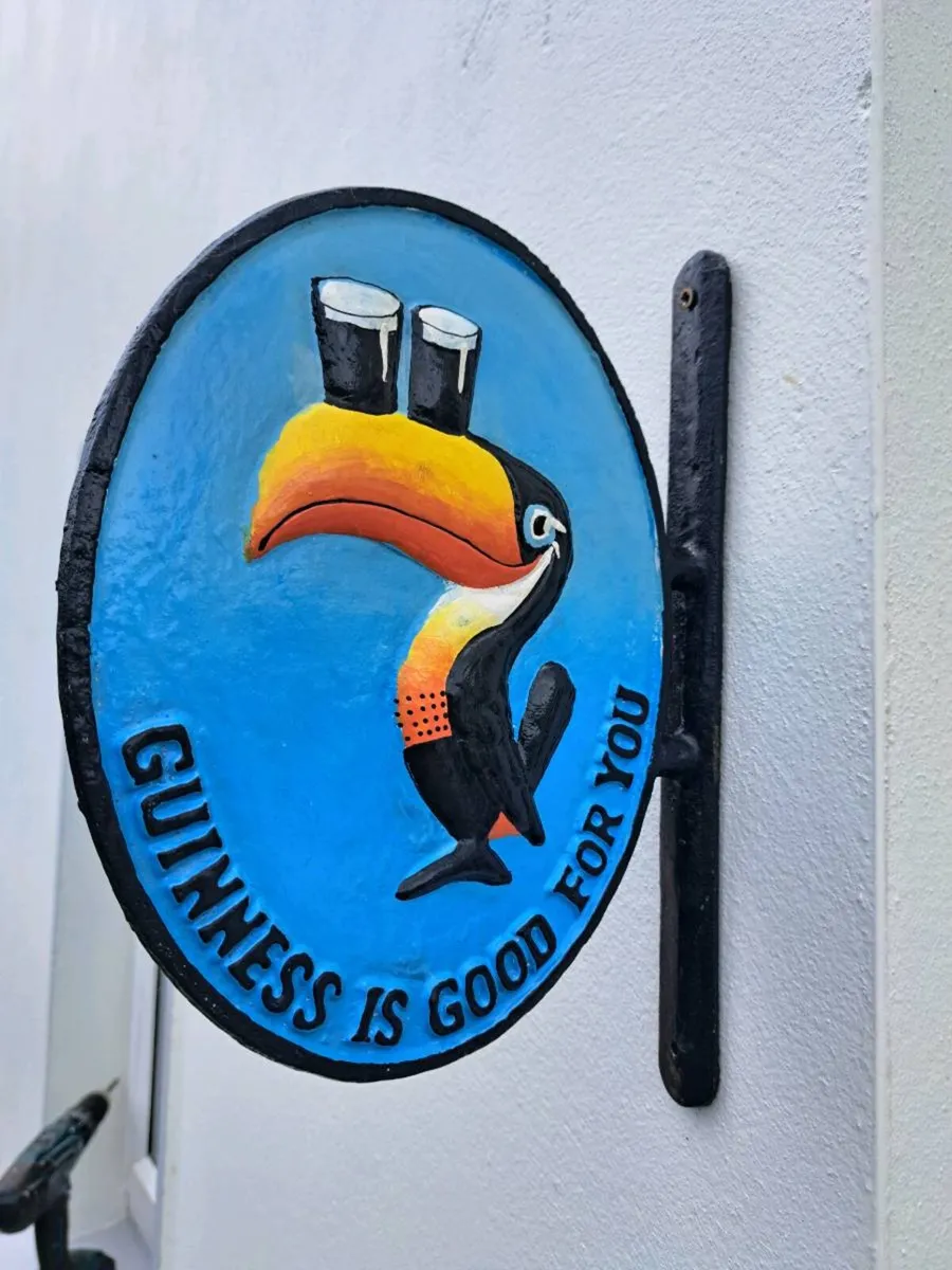 Guinness  cast iron  bracket sign - Image 1
