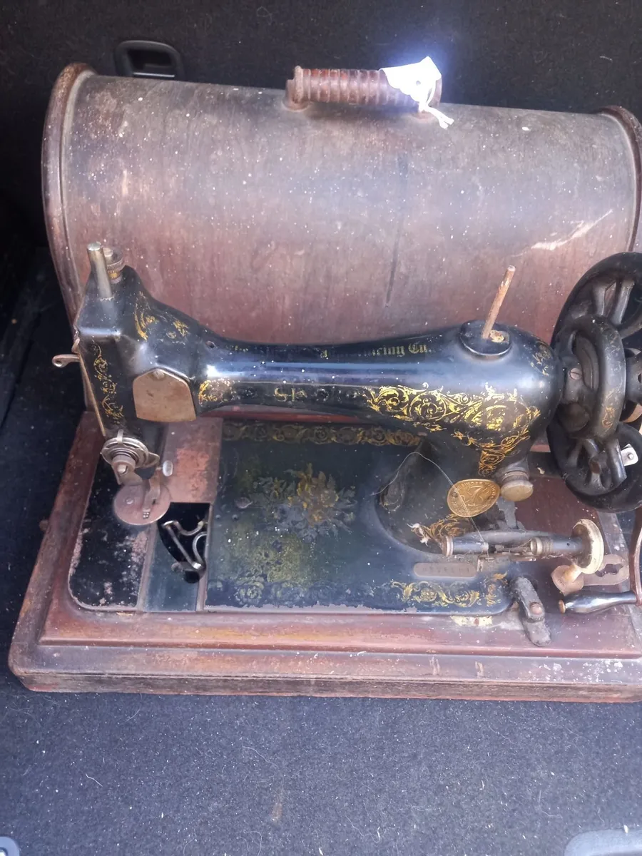 Antique Singer Sewing Machine - Image 3