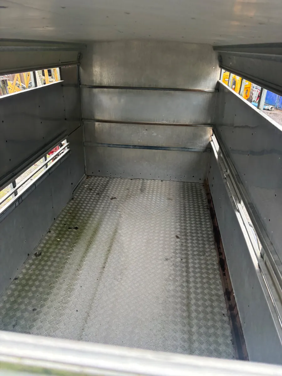 Ifor Williams 12ft cattle trailer - Image 3