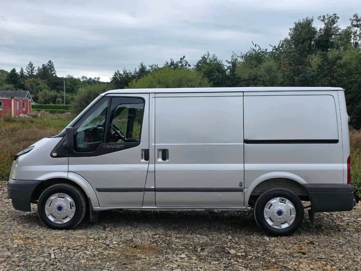 Ford Transit Trend - Image 4
