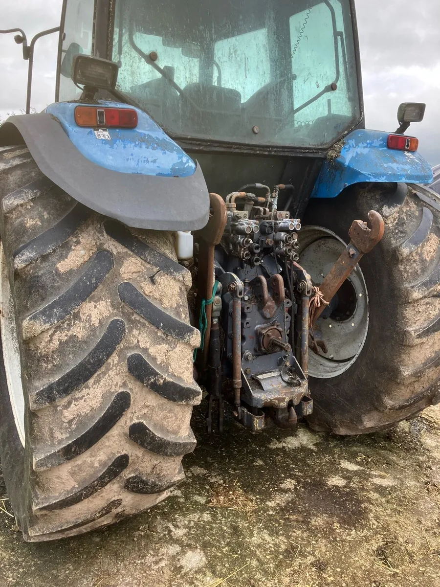 New Holland 8360 - Image 3