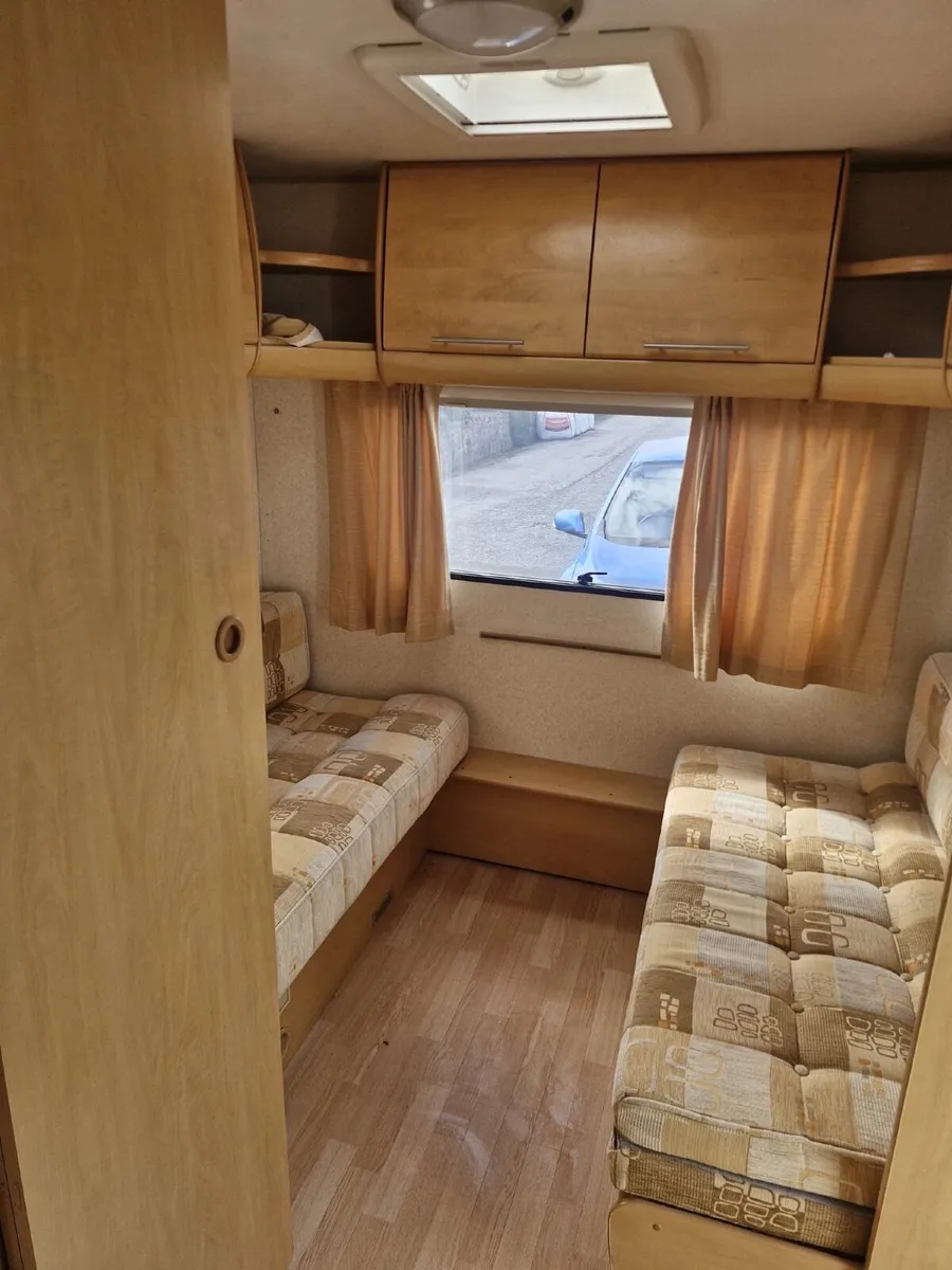 Caravan - Image 4