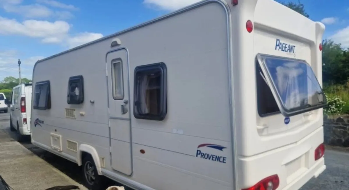 Caravan - Image 2