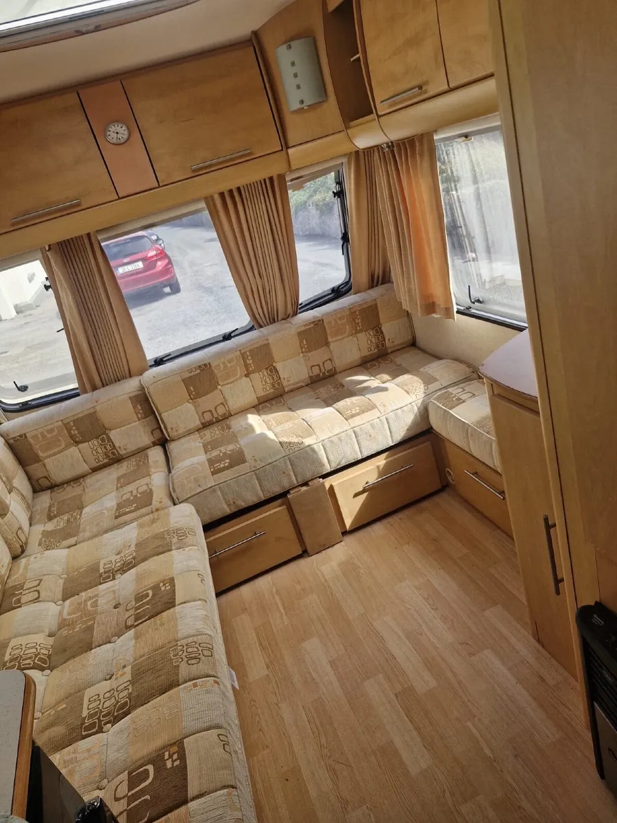 Caravan - Image 3