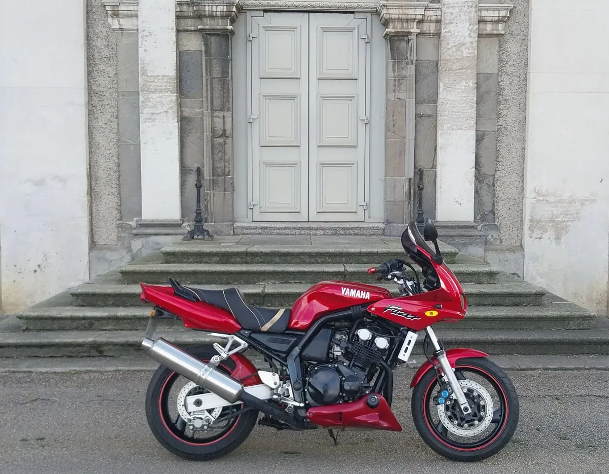 YAMAHA FAZER 600 - Image 1