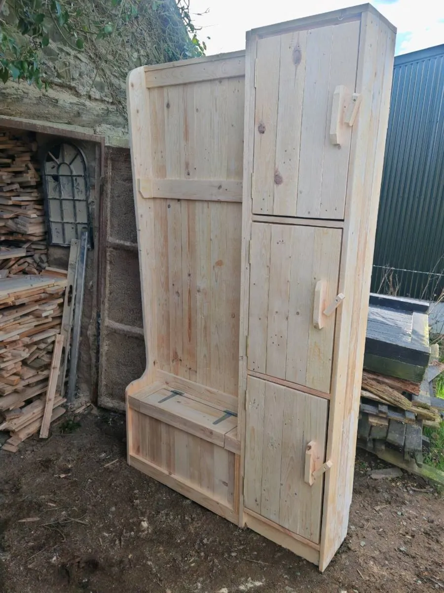 Rustic hallway storage - Image 4