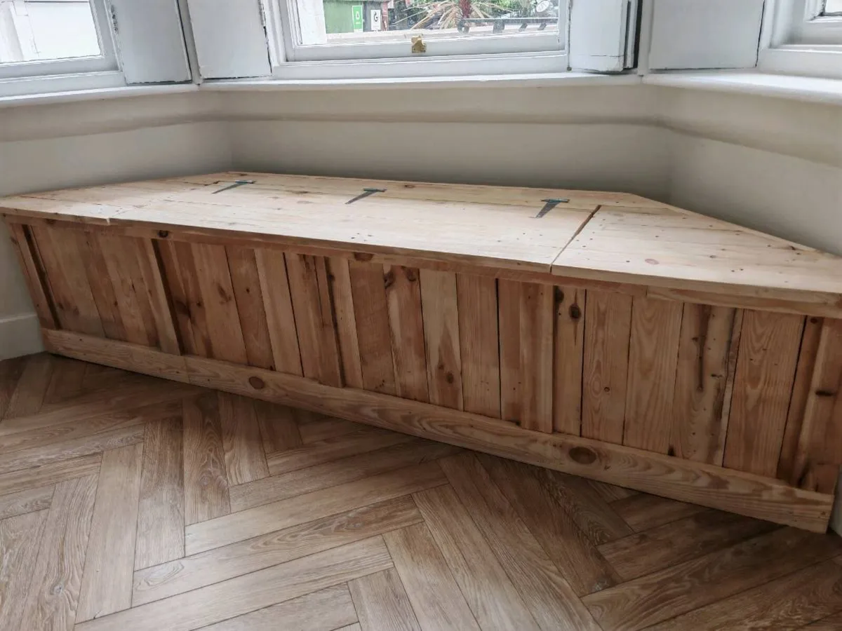Rustic blanket box - Image 3