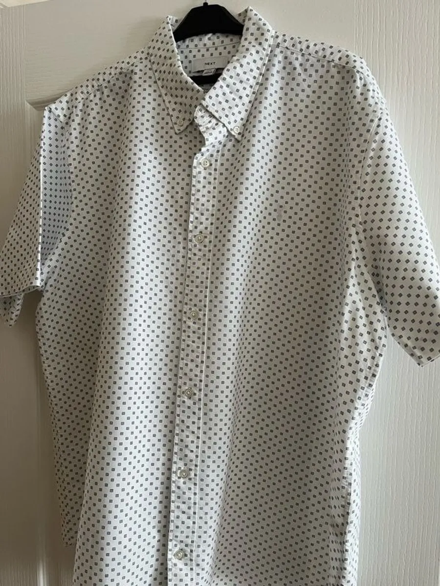3 Mens short sleeve shirts - Image 3