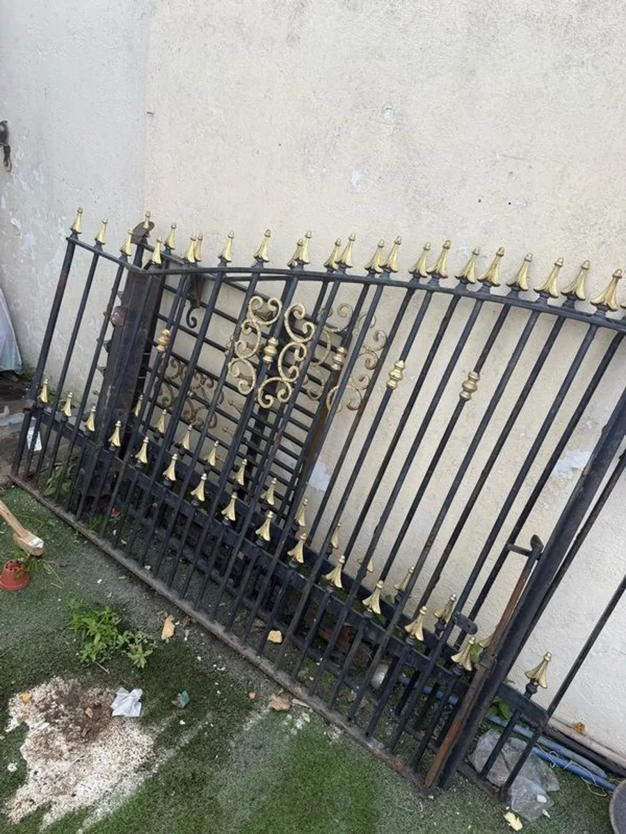 Heavy cast Iron gates - Set - Image 1