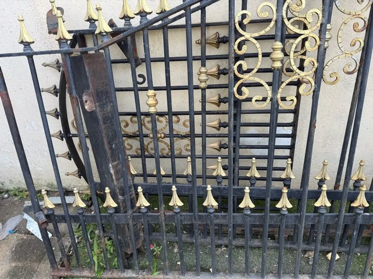 Heavy cast Iron gates - Set - Image 2