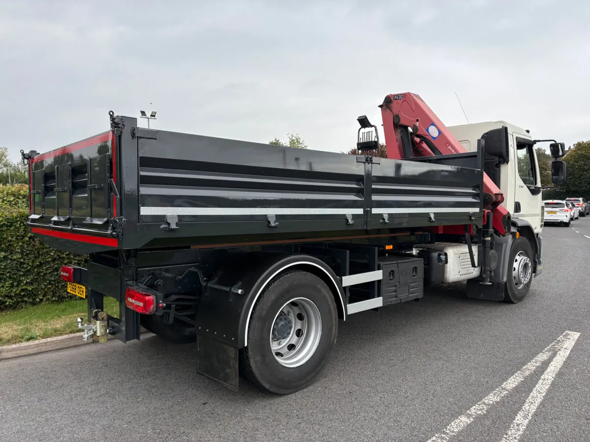 2019 DAF LF 230 18Ton Tipper & Crane - Image 3