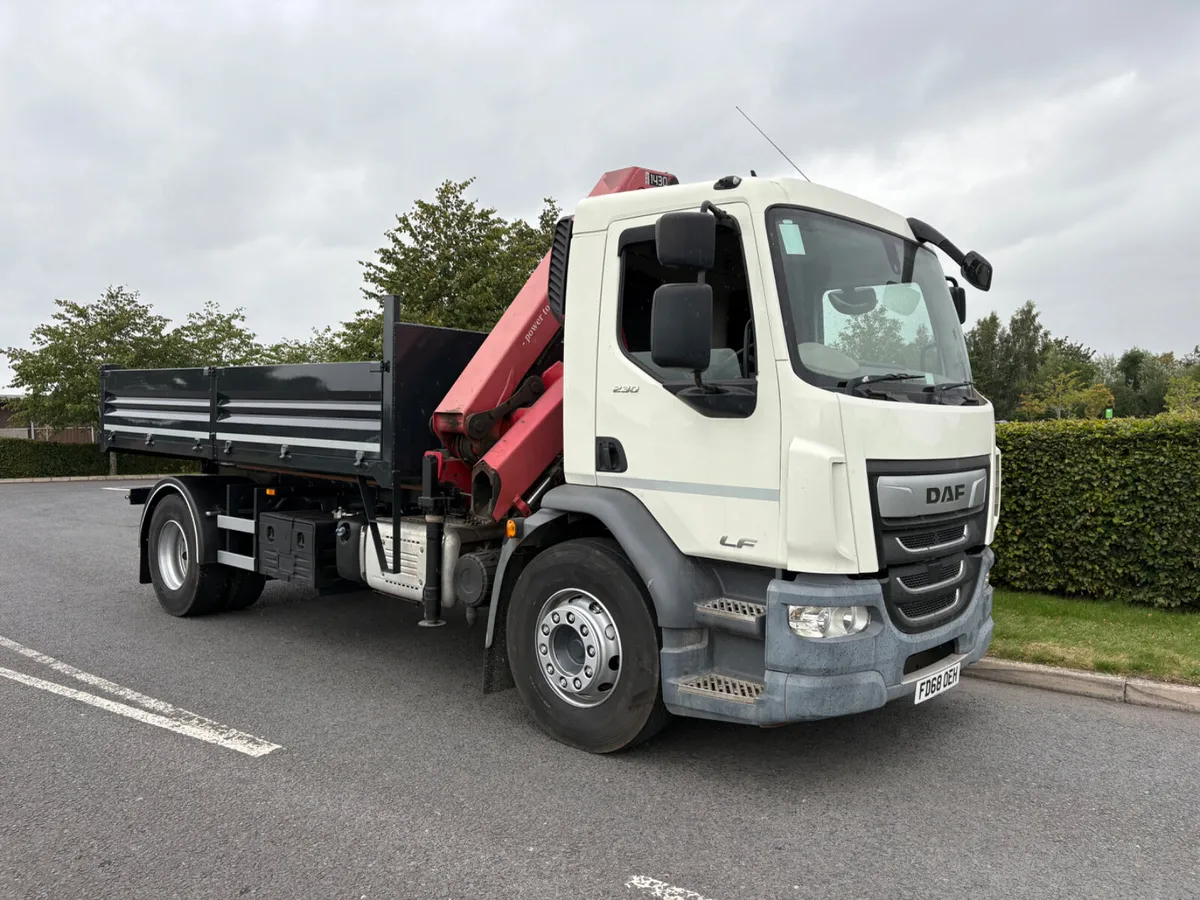 2019 DAF LF 230 18Ton Tipper & Crane - Image 1