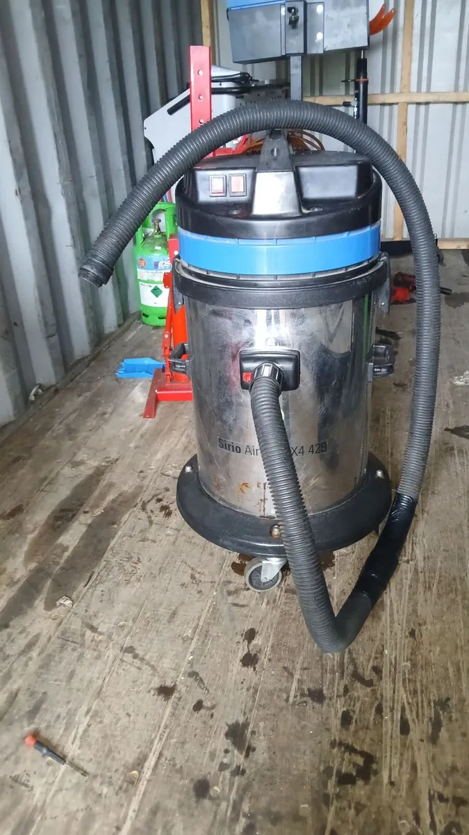 62 Litre Wet & Dry Industrail Vacuum Cleaner - Image 1