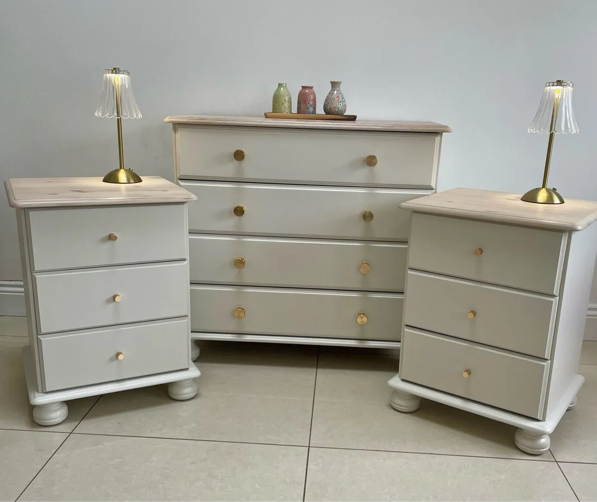 Ivory and rose gold bedroom set - Image 1