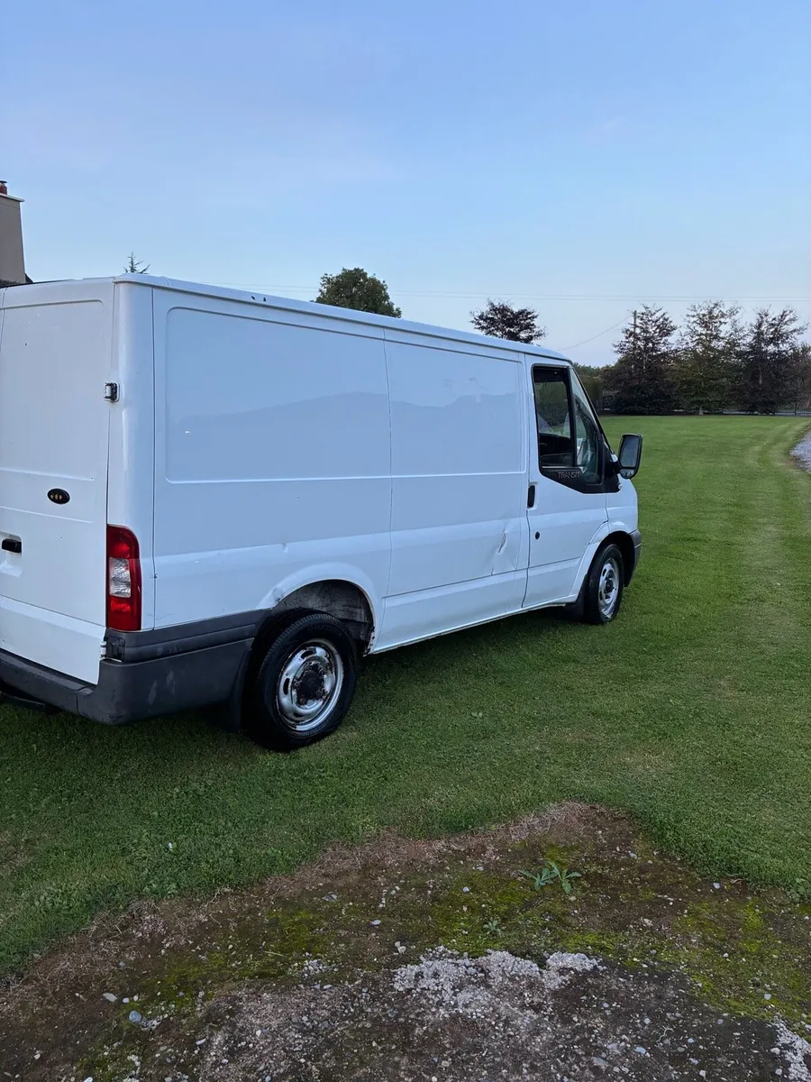 Ford Transit - Image 4