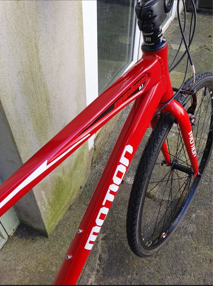 Motion Sports Hybrid Bike - Image 2