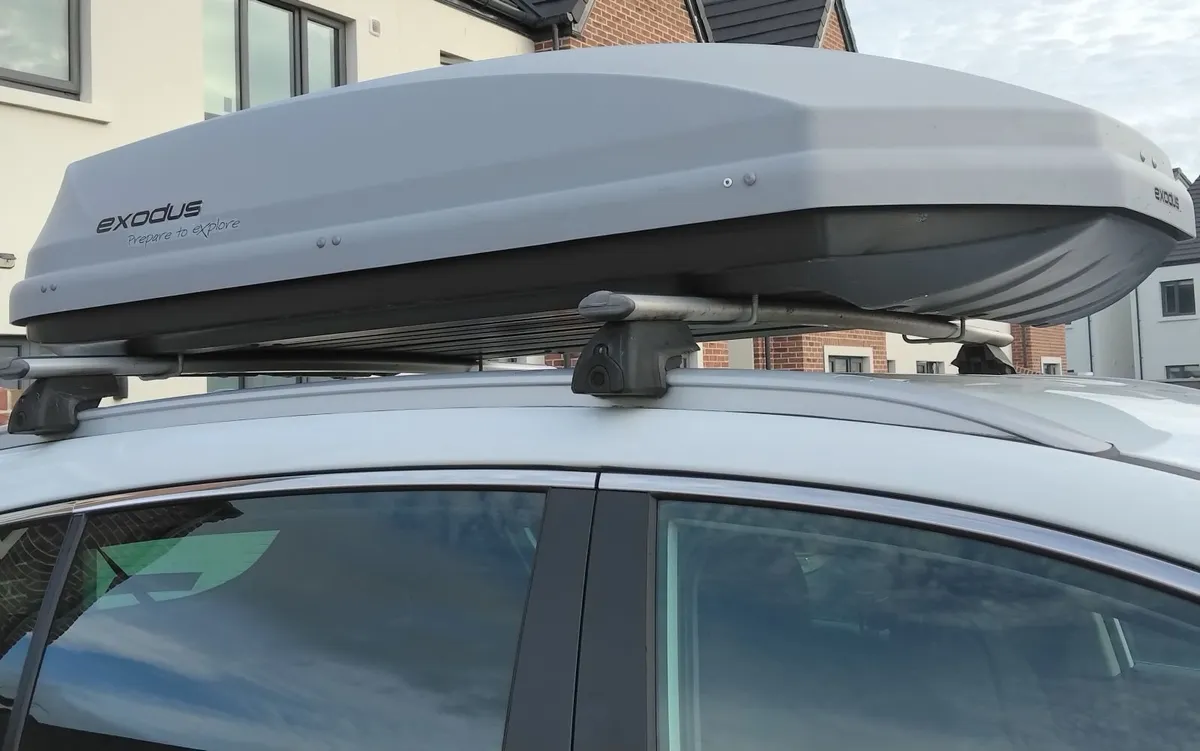 Exodus 470L Roof Box Grey and Black - Image 2