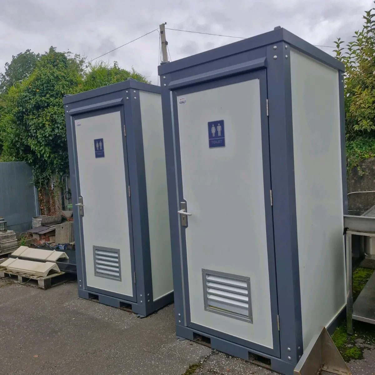 portable toilet - Image 1