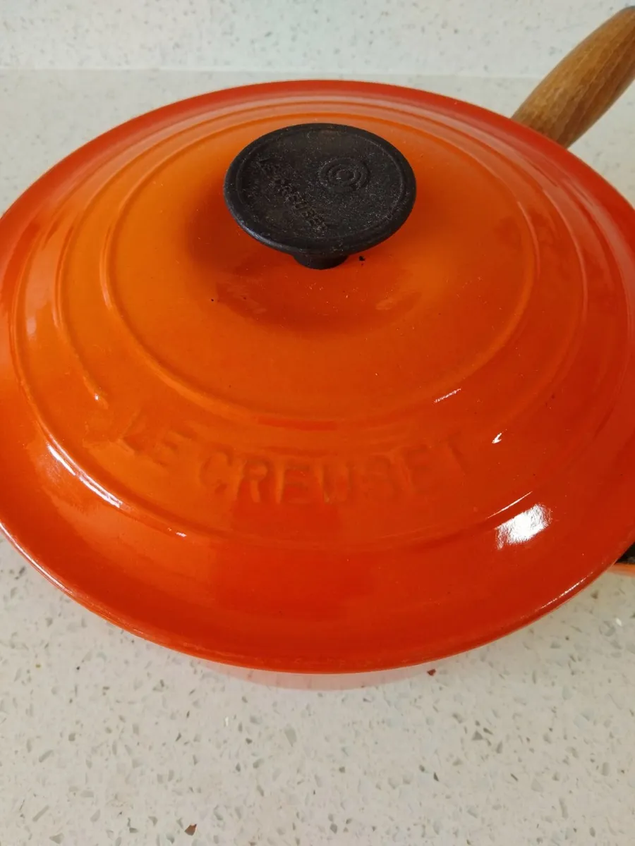 Le Creuset Cast Iron Saucepan with Wooden Handle - Image 2