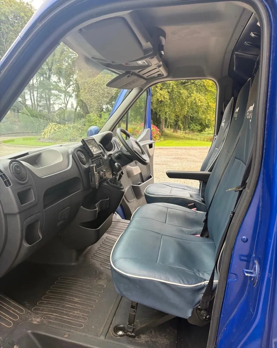 Renault Master 2017 2 Horse/pony Transporter - Image 3