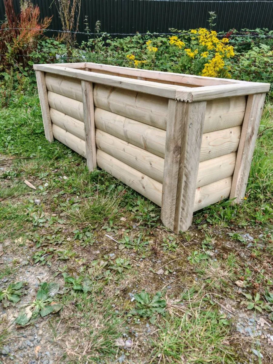 Barrel board planters - Image 1