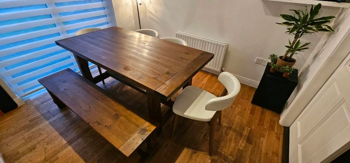Dining table - Image 2