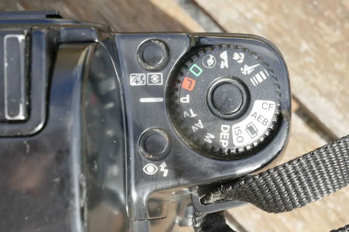 Canon EOS 100 35mm Film Camera. - Image 4