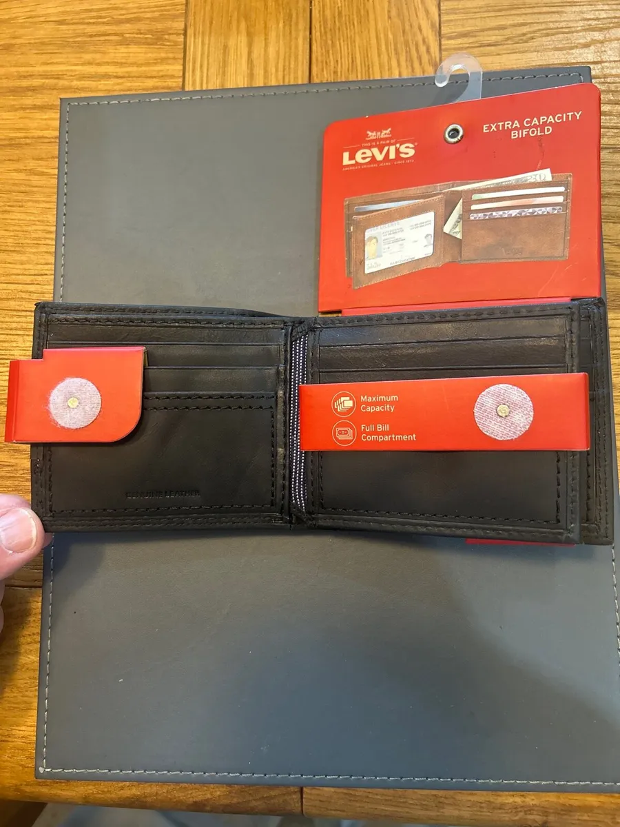 Levi Wallet RFID protection - Image 3