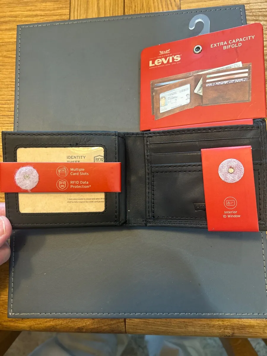 Levi Wallet RFID protection - Image 4