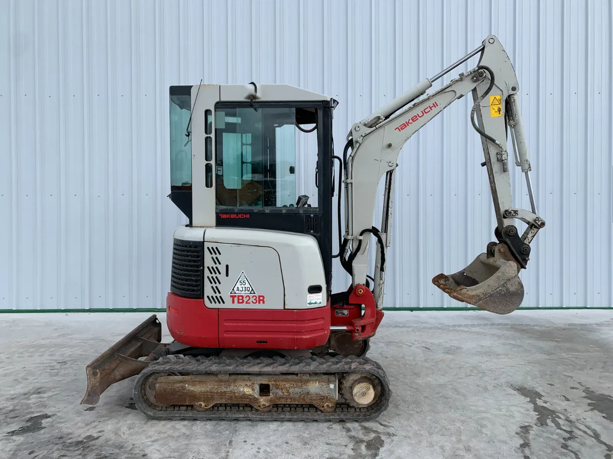 UNRESERVED 2014 TAKEUCHI TB23R FOR AUCTION - NAAS - Image 4