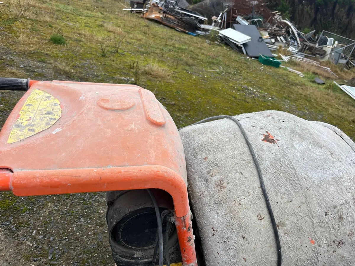 Cement mixer - Image 4