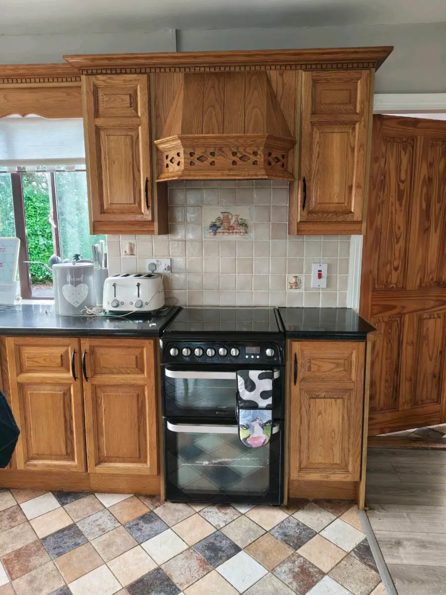 Solid American Oak Kitchen - Image 4
