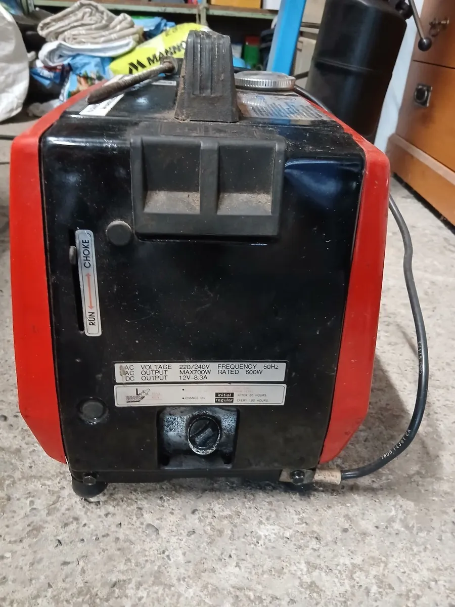Clarke Power 700 watt Generator - Image 2