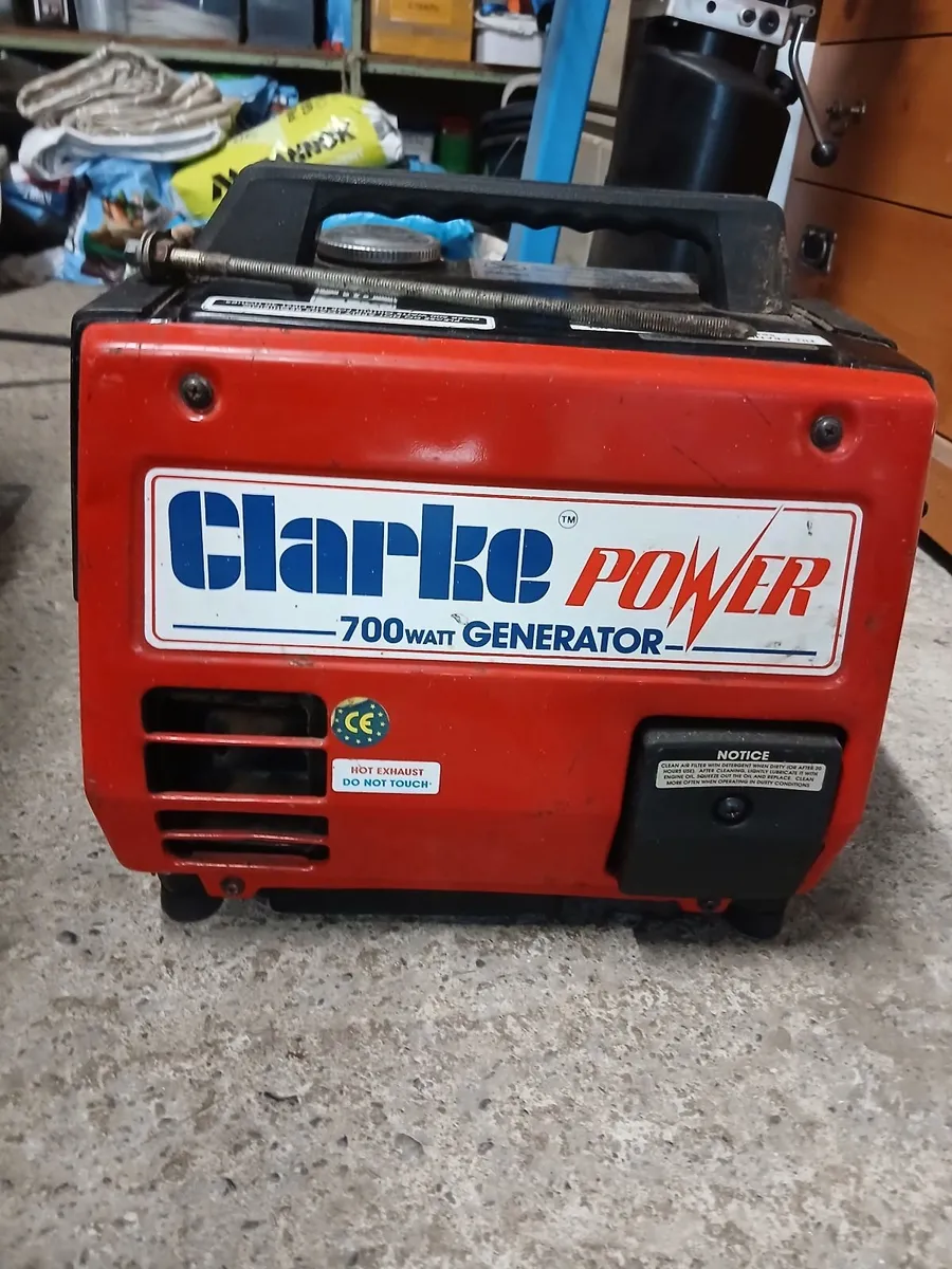 Clarke Power 700 watt Generator - Image 3