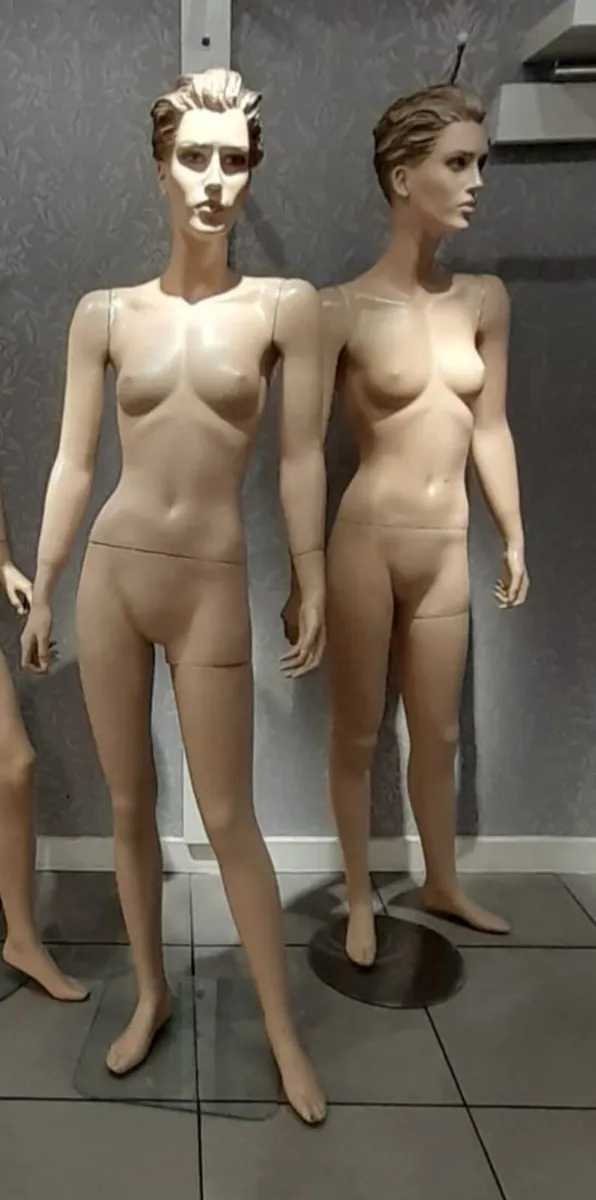 Mannequins - Image 4