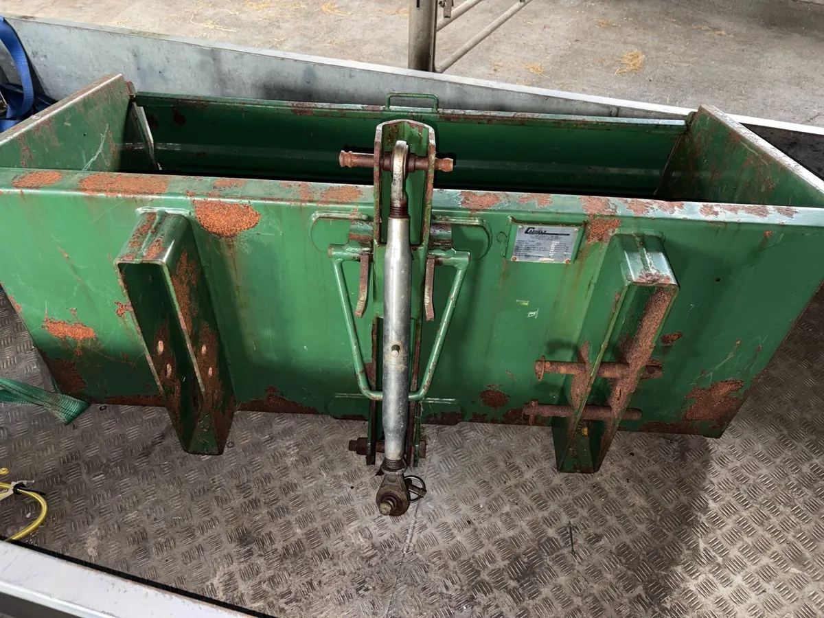 Cashels  5 Foot Hevy Duty transport box - Image 4